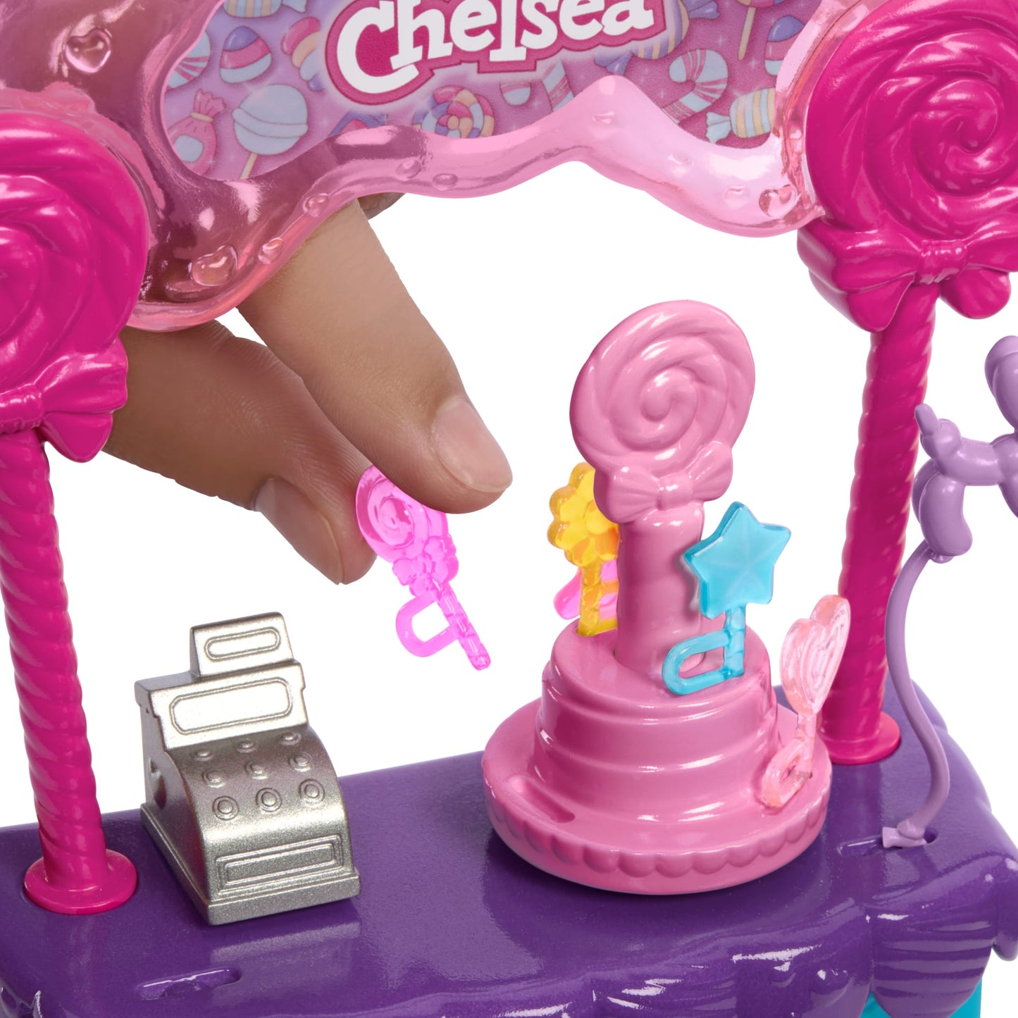 Barbie  Poup¨¦e Chelsea et Kiosque ¨¤ Sucettes et Bonbons, 10¨¦l¨¦ments